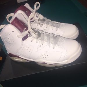 Jordan 6 retro size7 brand new